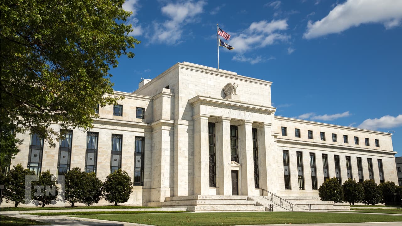 Las stablecoins podrían coexistir con las CBDC, señala el presidente de la Fed
