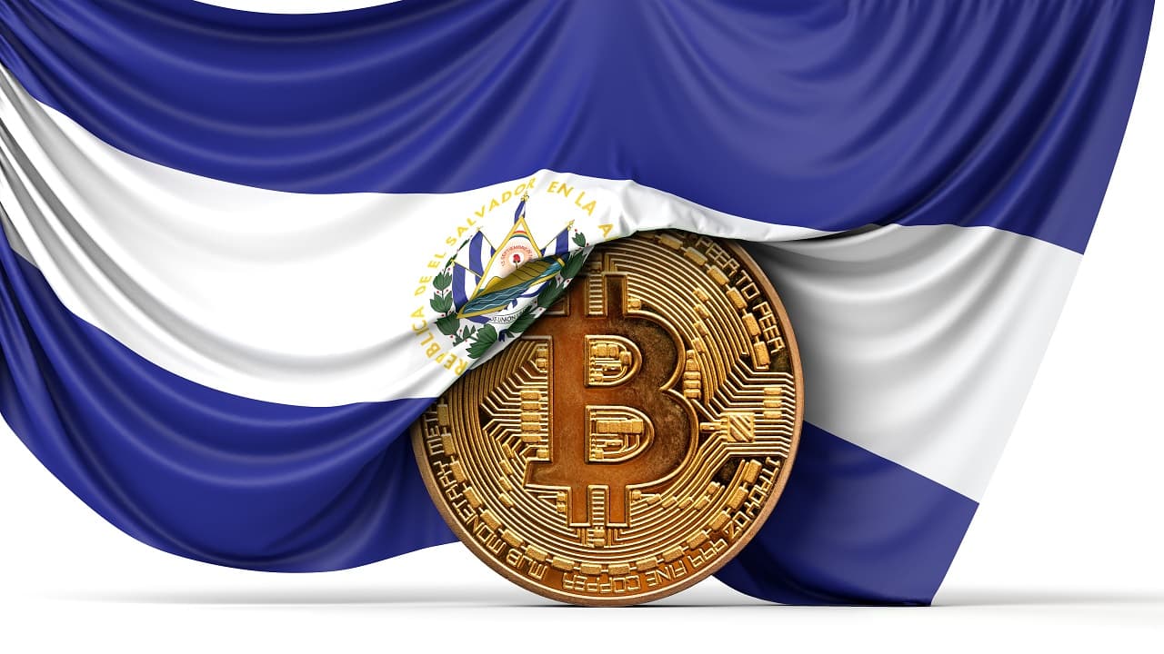 Publicación financiera califica como &#8220;un fraude&#8221; implementación de BTC en El Salvador