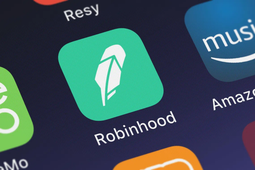 Robinhood despide personal mientras el precio de sus acciones cae a un nuevo mínimo