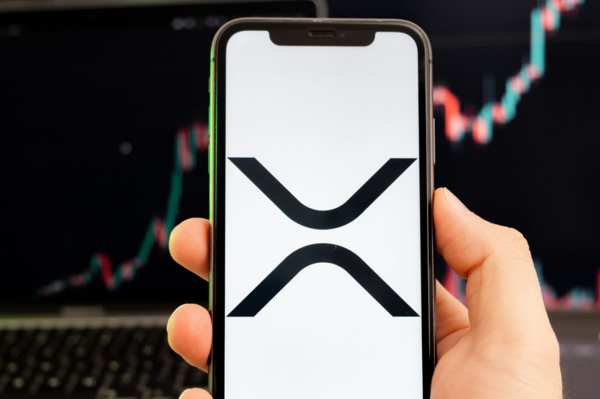 Las ballenas acumulan Ripple (XRP) y Bitcoin (BTC) después de la aprobación de EFT, mientras la preventa de Meme Moguls supera los $1,5 millones