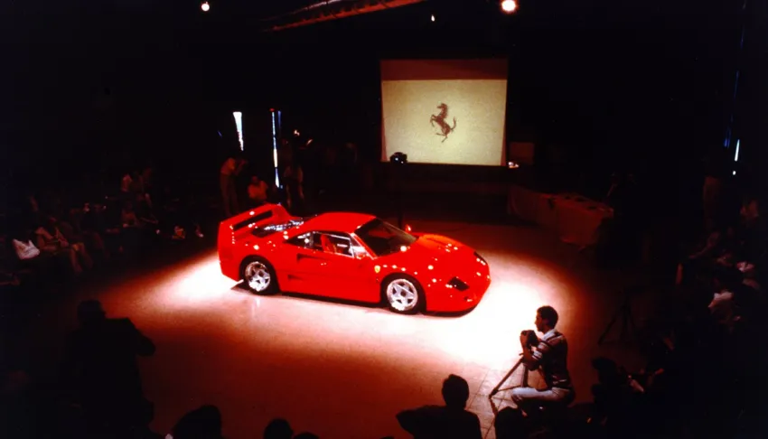 Ferrari suma Bitcoin y las criptomonedas como medio de pago para clientes en Europa