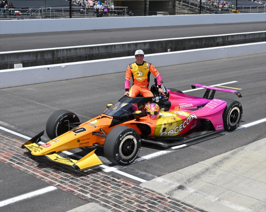 Devlin Defrancesco portará DOGE en la Indy 500 edición 2025. Fuente: INDYCAR