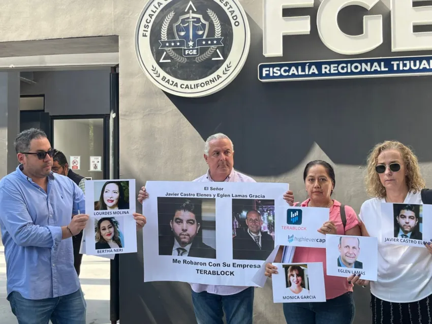 Afectados por la criptoestafa de TeraBlock se manifestaron frente a la Fiscalía de Baja California. Fuente: X/@MxBajanews